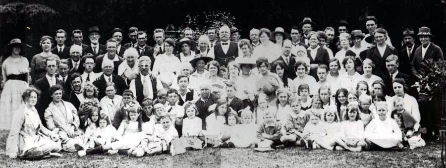 1919 Christmas picnic for Bunn family