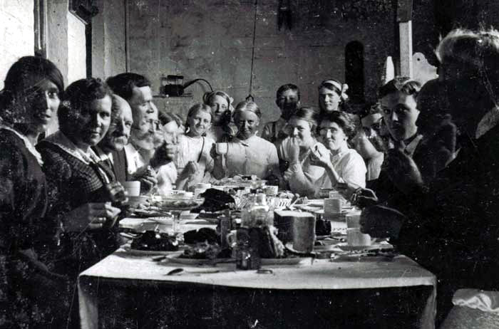 Christmas 1914 Bunn family gathering
